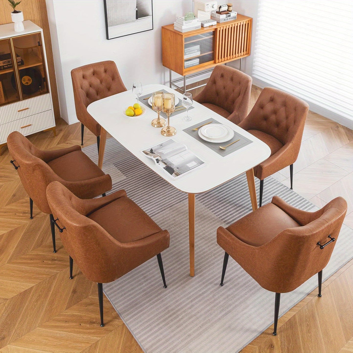 Eetkamerstoel – Stoel – Kuipstoel – Keukenstoel – Woonkamerstoel – Lichtbruine Bekleding – Metalen Frame – Mid-Century Design – Diamantvormige Stiksels – Set van 2