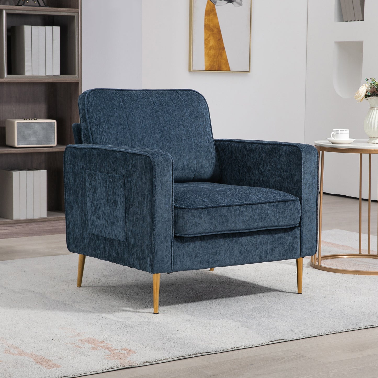 Fauteuil – Relaxstoel – Loungestoel – Zetel – Armstoel – Blauwe Stoffering – Gouden Metalen Poten – Zijzakken – Compact Design