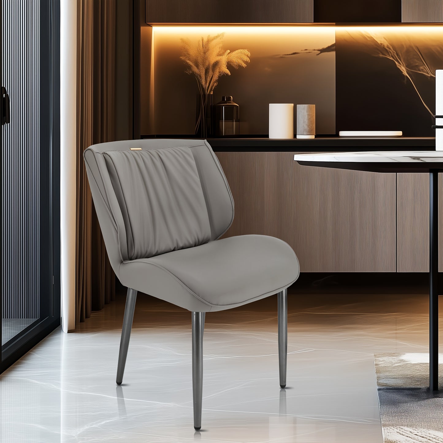 Eetkamerstoel – Stoel – Kuipstoel – Armstoel – Designstoel – Ergonomisch Gevormd – Memory Foam Zitting – Met Metalen Onderstel – Donkergrijs