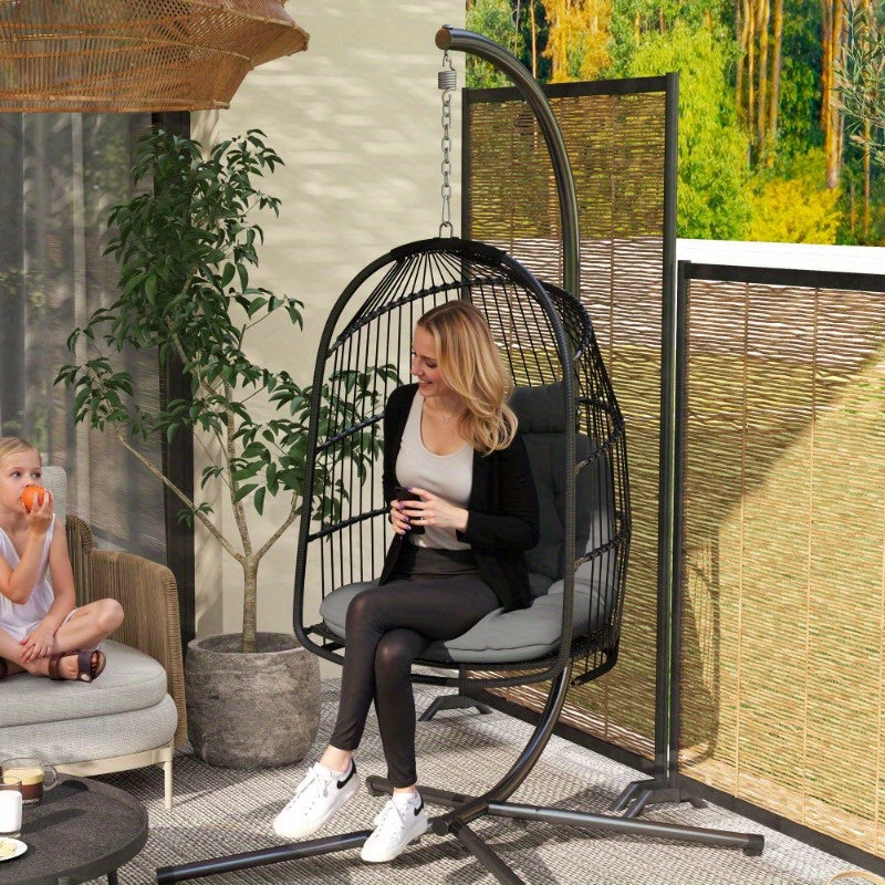 Hangstoel Rattan Hangstoel Schommelstoel Bistrostoel Balkonstoel – Incl. Donkergrijze Kussen – UV-Bestendig – Draagvermogen 150kg – Split Rugleuning – Eenvoudige Montage – Binnen & Buiten Gebruik