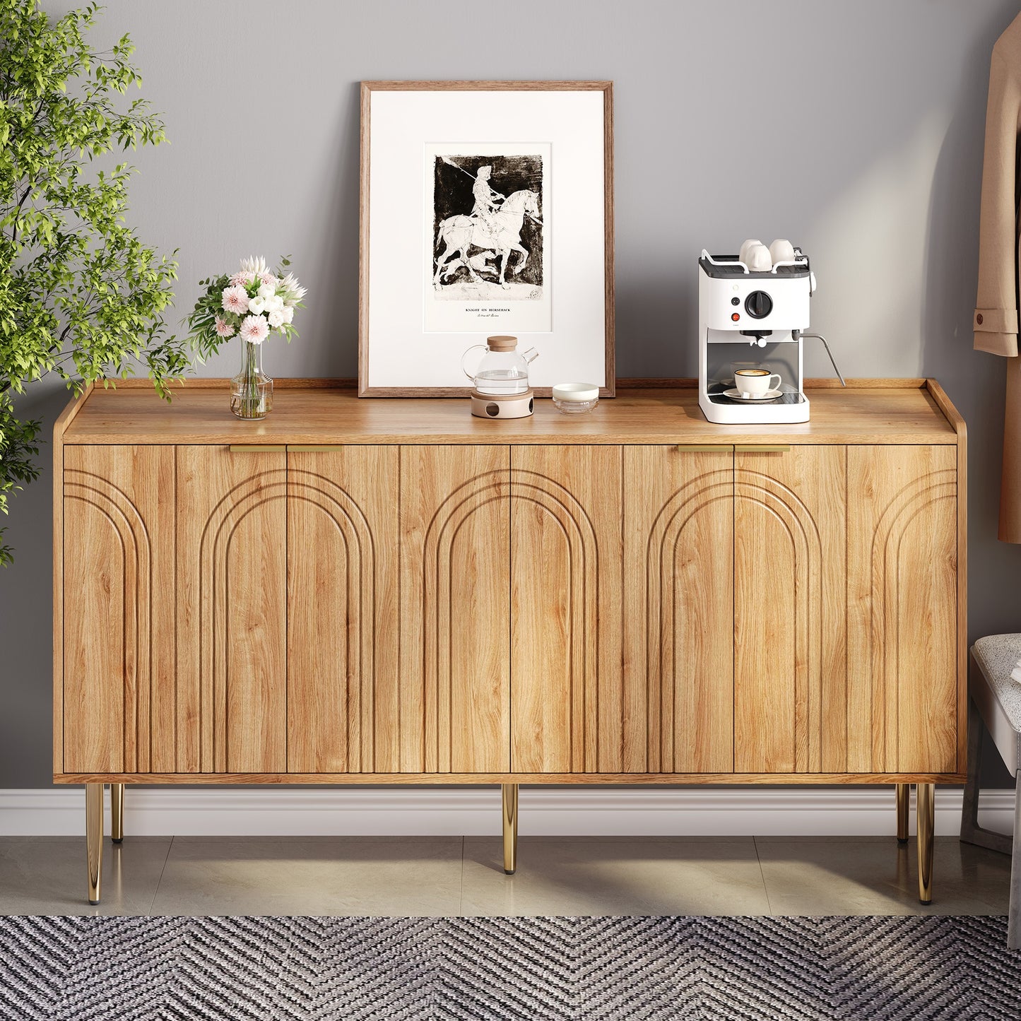 Modern Sideboard – Dressoir – Opbergkast – Wandkast – Kast – Gebogen Reliëfdeuren – Goudkleurige Metalen Poten – 140 cm – Verstelbare Planken