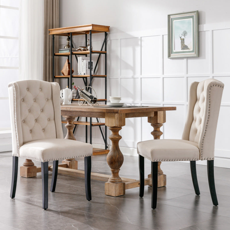 Eetkamerstoel – Dining Stoel – Kuipstoel – Keukenstoel – Fauteuil – Velvet Bekleding – Eikenhouten Poten met Chroom – Nailhead Details – Beige – Set van 2