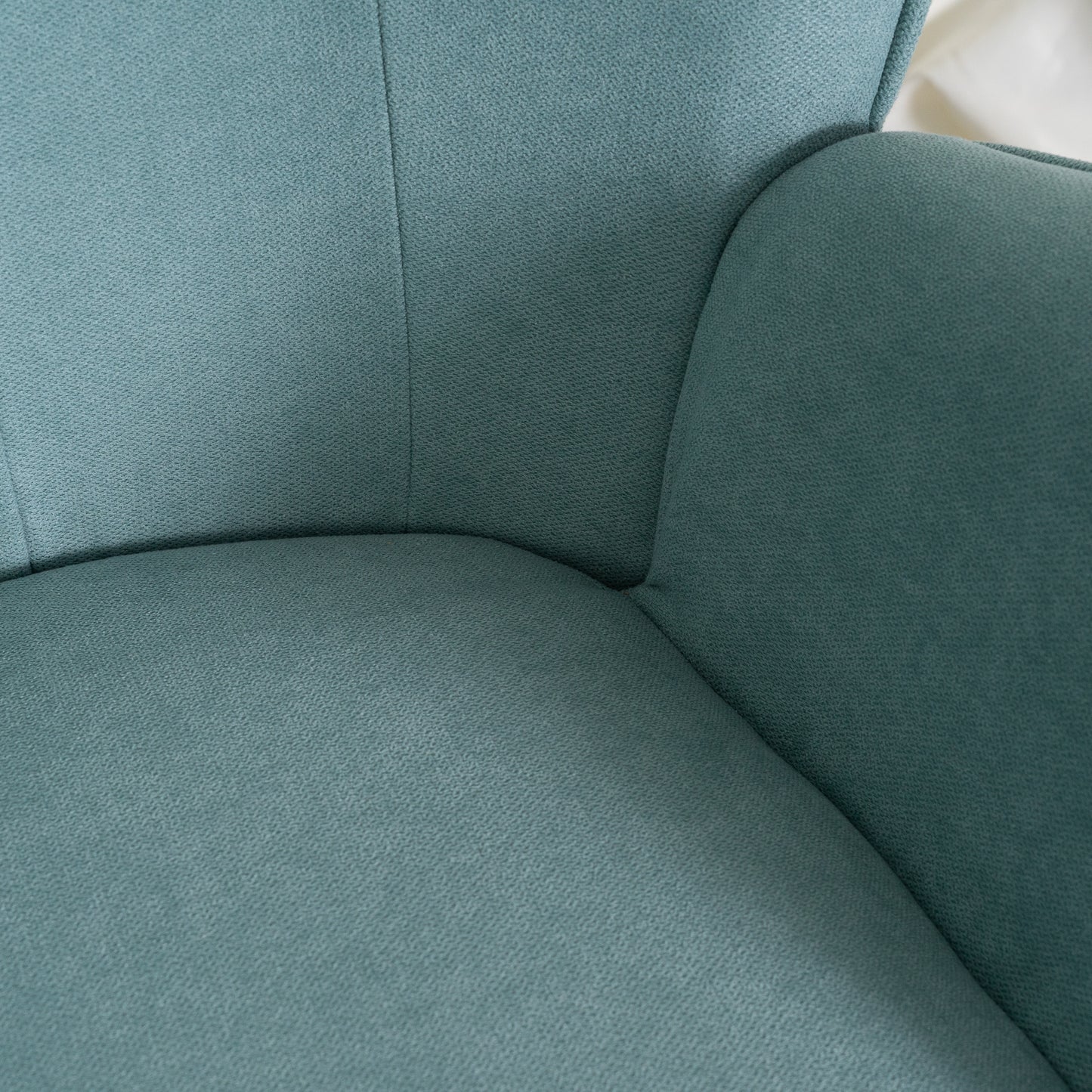 Nordic fauteuil – armstoel – loungestoel – zetel – relaxstoel – groen katoenen bekleding – metalen frame met houten poten – 66x71x109 cm