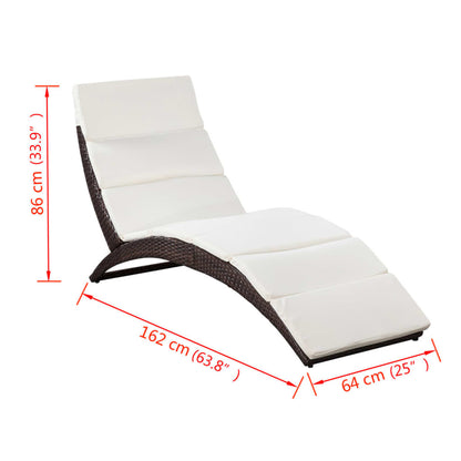Rattan Ligstoel – Lounger – Zonnebed – Ligbank – Tuinstoel – Weerbestendig PE Rattan – Extra Comfortabel Crème Kussen – Handmatig Verstelbaar – Opvouwbaar – Bruin