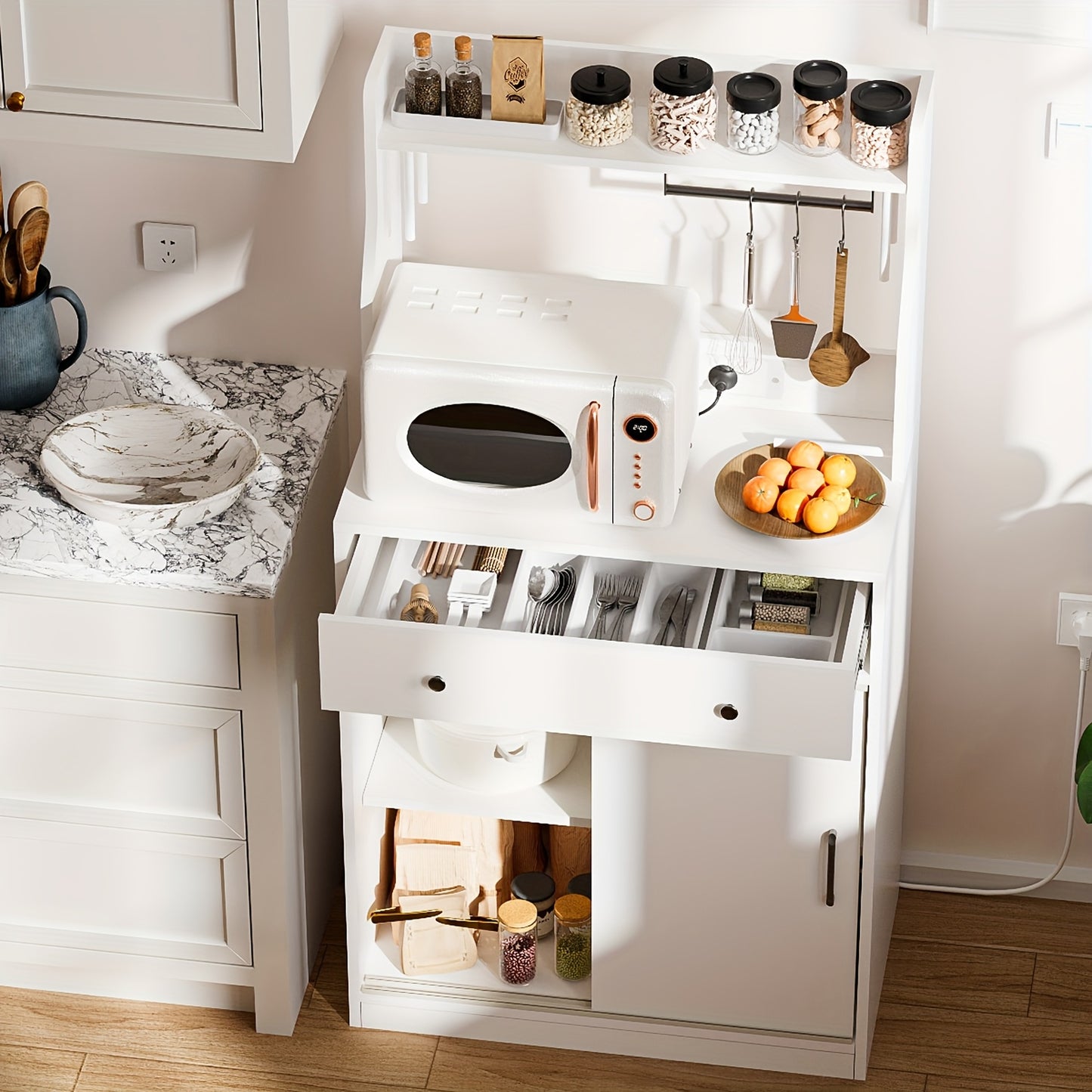 Keukenkast – Opbergkast – Buffetkast – Keukenmeubel – Keukenonderkast – Verstelbare Planken – Kras- en Slijtvast Kunststof – Modern Wit – 70x40x134 cm