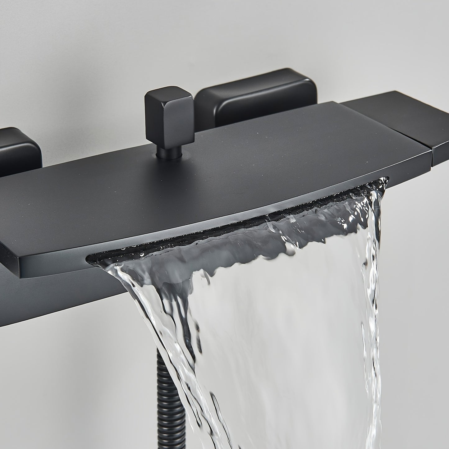 Bidetspuit – Toilet Handdouche – WC Spuit – Handbediende Bidet – Toiletreiniger – Messing Materiaal – Elektriciteitvrij – Zwart Design
