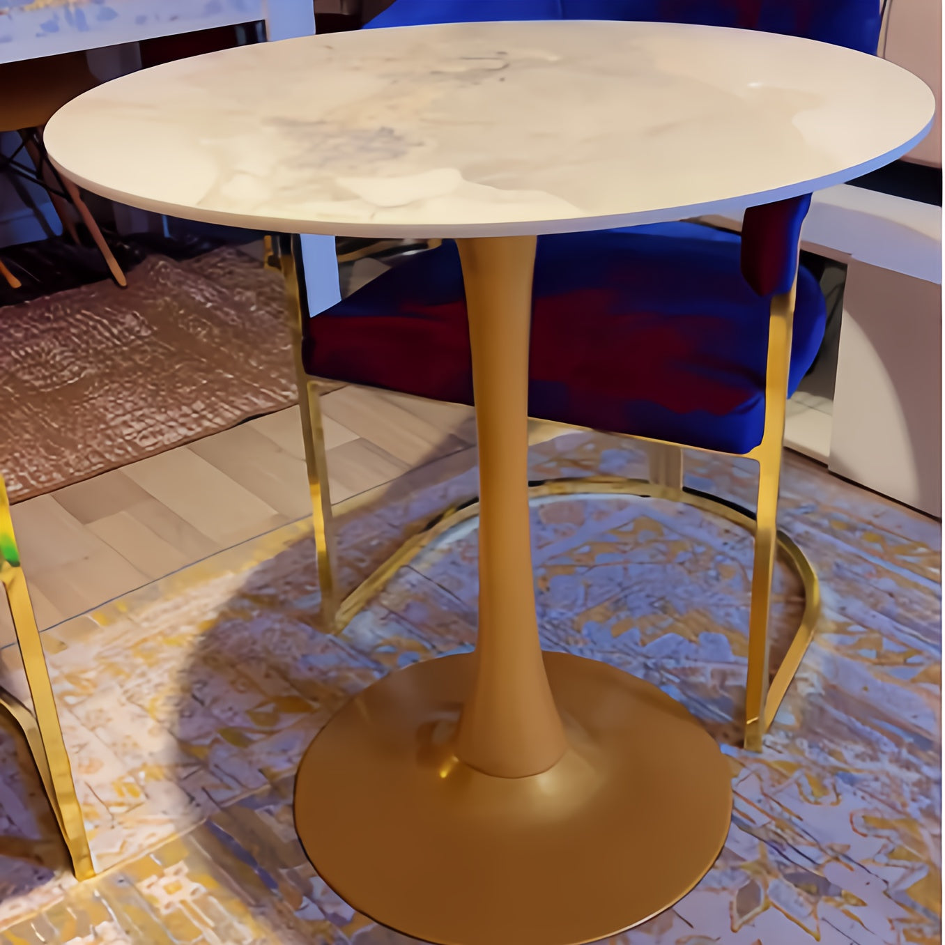 Ronde Eettafel – Eetkamertafel – Tafeltje – Dinetafel – Bistrotafel – Gouden Metalen Poten – Gesinterd Steen Blad – Kras- en Hittebestendig – 78 cm Hoog
