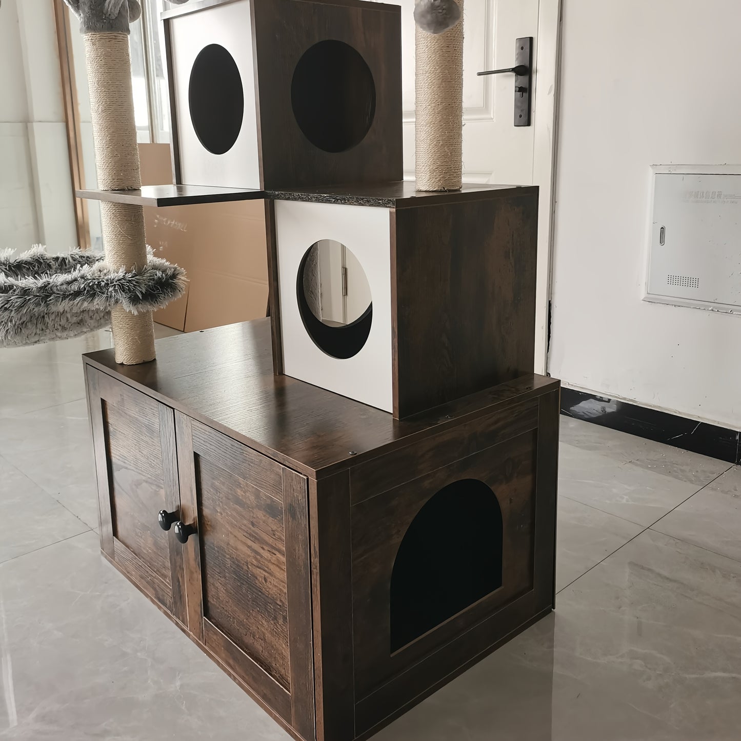 Kattenboom – Krabpaal – Kattenmeubel – Kattenhuis – Kattenkast – Verborgen Kattenbak – Duurzame Sisal Krabpaal – Ruimtebesparend Bruin-Wit Design