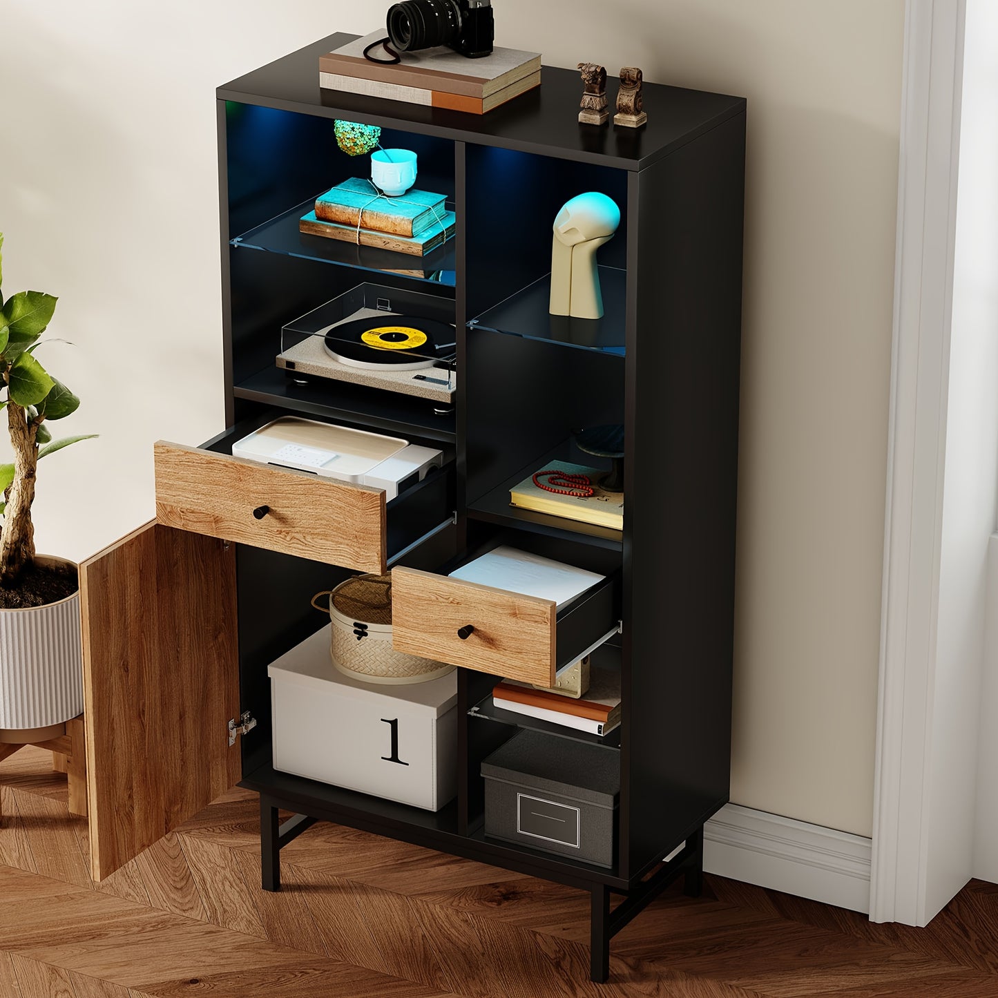 Vitrinekast – Displaykast – Opbergkast – Servieskast – Dressoir – Hout Zwart + Houtkleur – Ruime Opbergruimte – Modern Triangulair Design