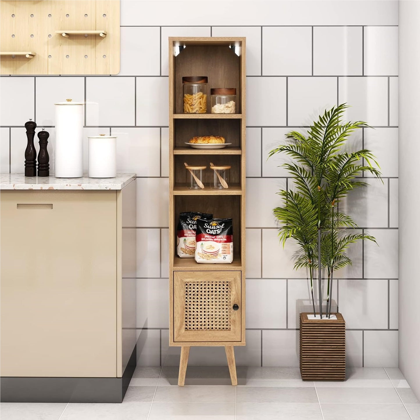 Hoge Kast – Opbergkast – Boekenkast – Kolomkast – Smalle Kast – Rattan Deur – Verstelbare Planken – Massief Hout Oak