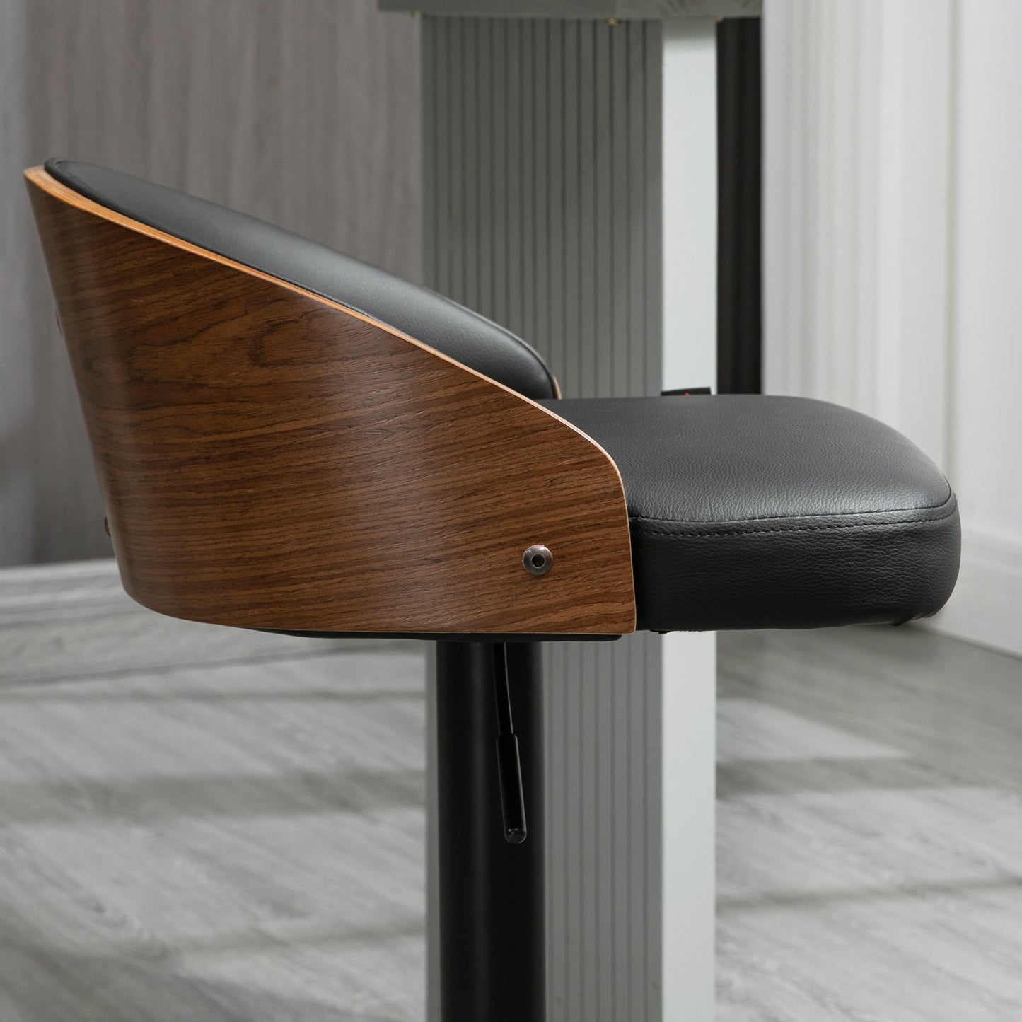 Barkrukken – Barstoelen – Krukjes – Keukenstoelen – Hoge Stoelen – Verstelbare Zithoogte – 360° Draaibaar – Staal en Massief Hout – Set Van 2 – Zwart En Koffiebruin