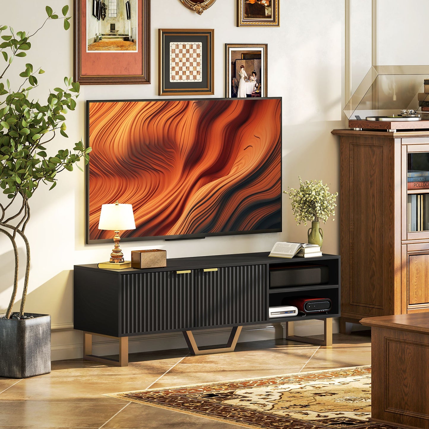 Tv-kast – Meubel voor tv – Mediakast – Tv-meubel – Houten tv-meubel – Mat zwart met gouden accenten – Geschikt voor tv’s tot 70 inch – Ruime opbergruimte met kabeldoorvoer
