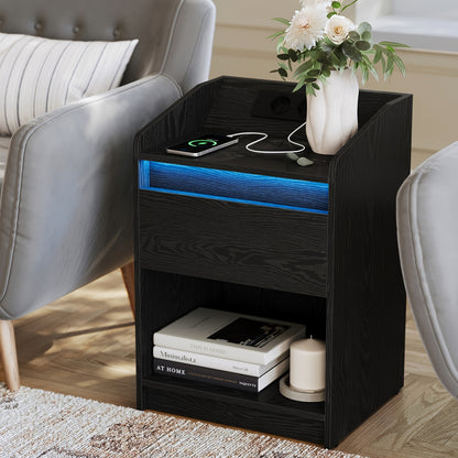 Nachtkastje – Bedside Table – Bijzettafel – Opberglade – Sfeerverlichting – Met LED-Verlichting En Oplaadstation – 2 USB-Poorten En Stopcontacten – Set Van 2 – 35x40x58 Cm – Stevig Hout – Zwart