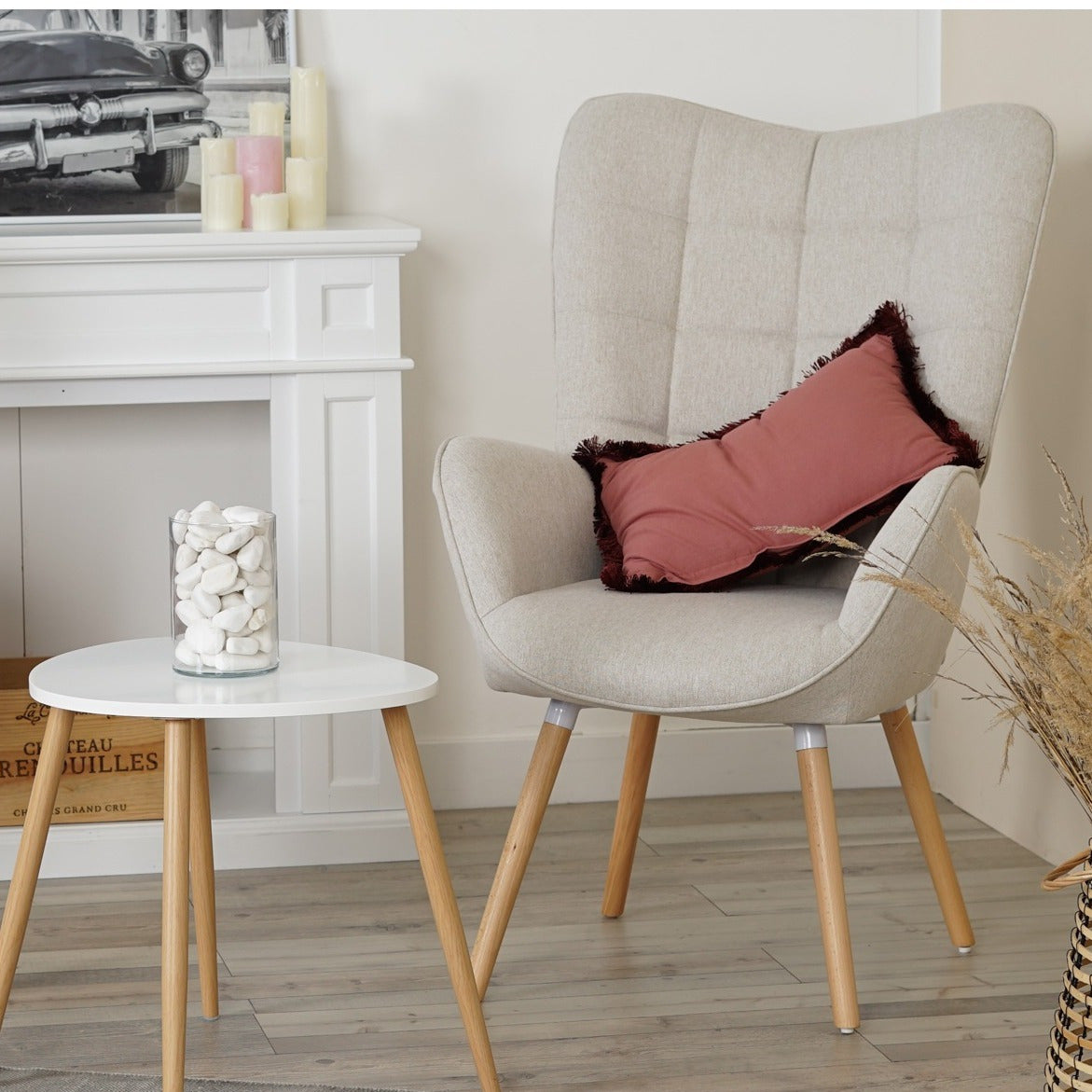 Fauteuil – Scandinavische Stoel – Relaxzetel – Armstoel – Leesstoel – Beige – Met Houten Poten – Hoog Zitcomfort – Breed Met Vleugelrugleuning