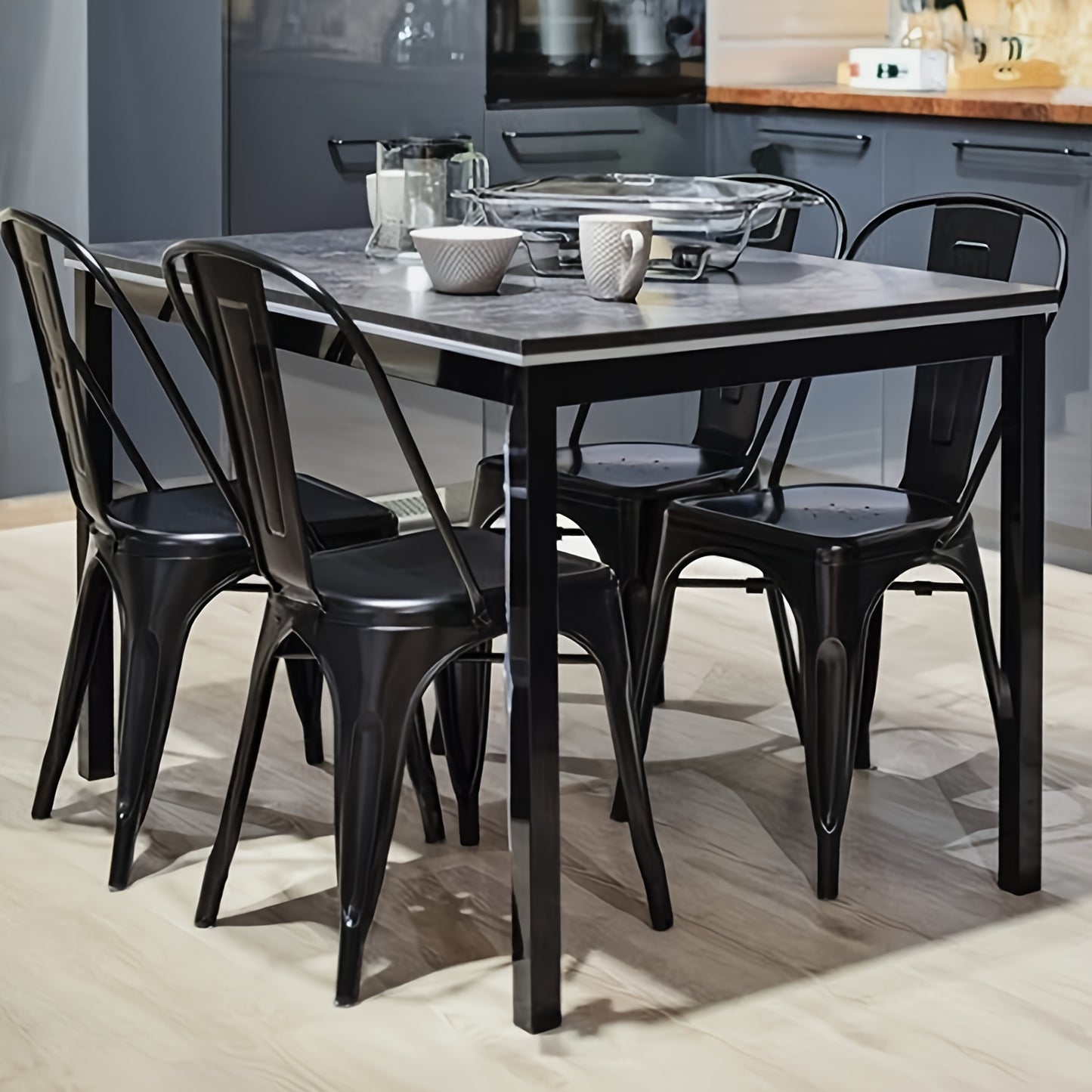 Eetkamerstoelen – Keukenstoelen – Woonkamerstoelen – Buitensstoelen – Stapelbare Stoelen – Set Van 4 Zwart – Stevig Metalen Frame – Comfortabel Ergonomisch Design