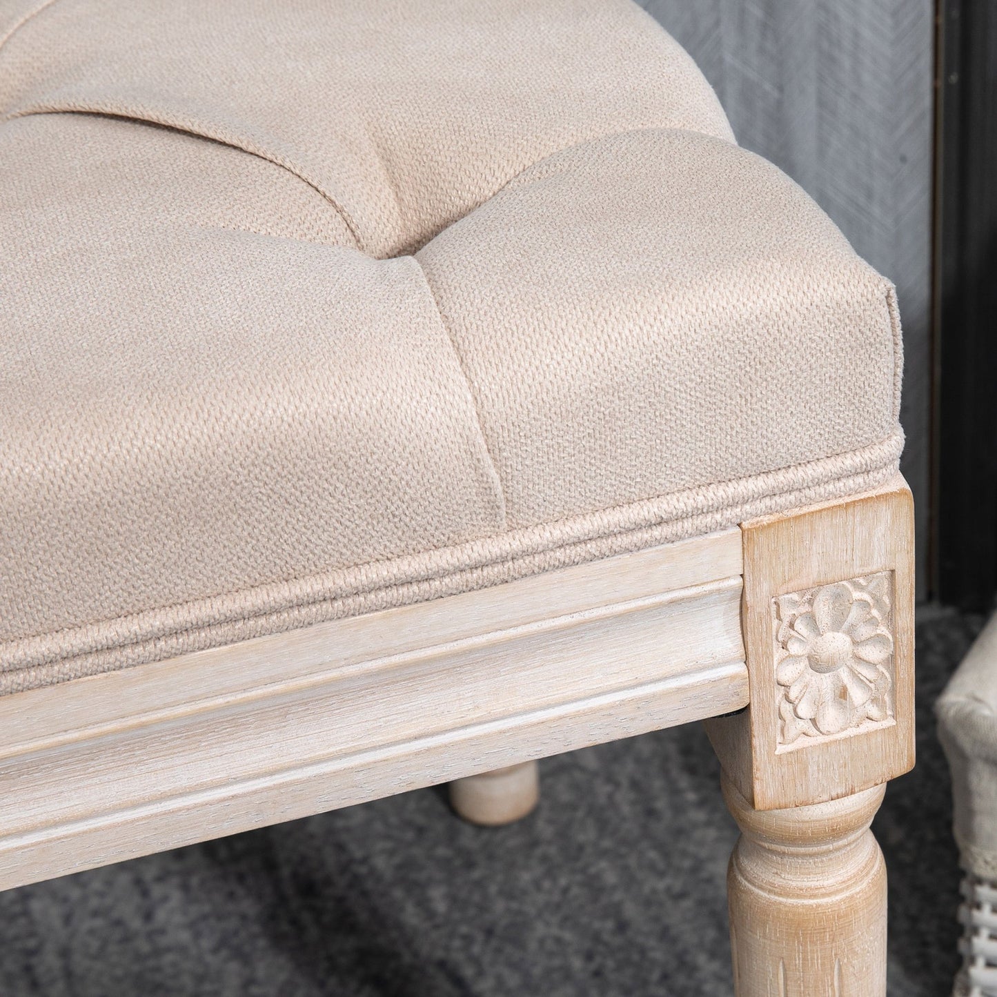 Vintage design bankje – zitbank – tuinbankje – krukje – halbankje – crèmekleur – button-tufted zitvlak – gedraaide houten poten