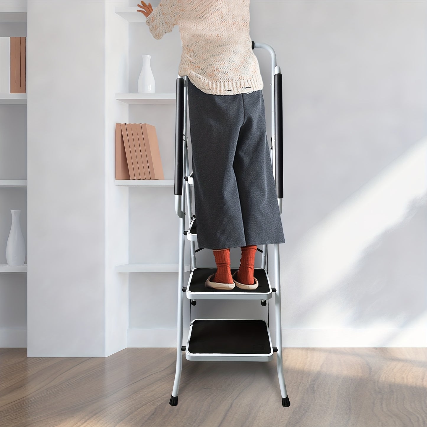 Vouwladder – Trap – Opstapje – Huishoudtrap – Inklapbare Ladder – 4 Treden – Stalen Handrail – Antislip Rubber – Max 150 kg Belastbaar