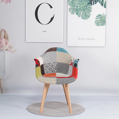 Set van 2 Eetkamerstoelen – Scandinavische Kuipstoelen met Armleuning – Patchwork Stof in Meerkleurig Design – Houten Poten – Comfortabele Fauteuils voor Eetkamer of Woonkamer
