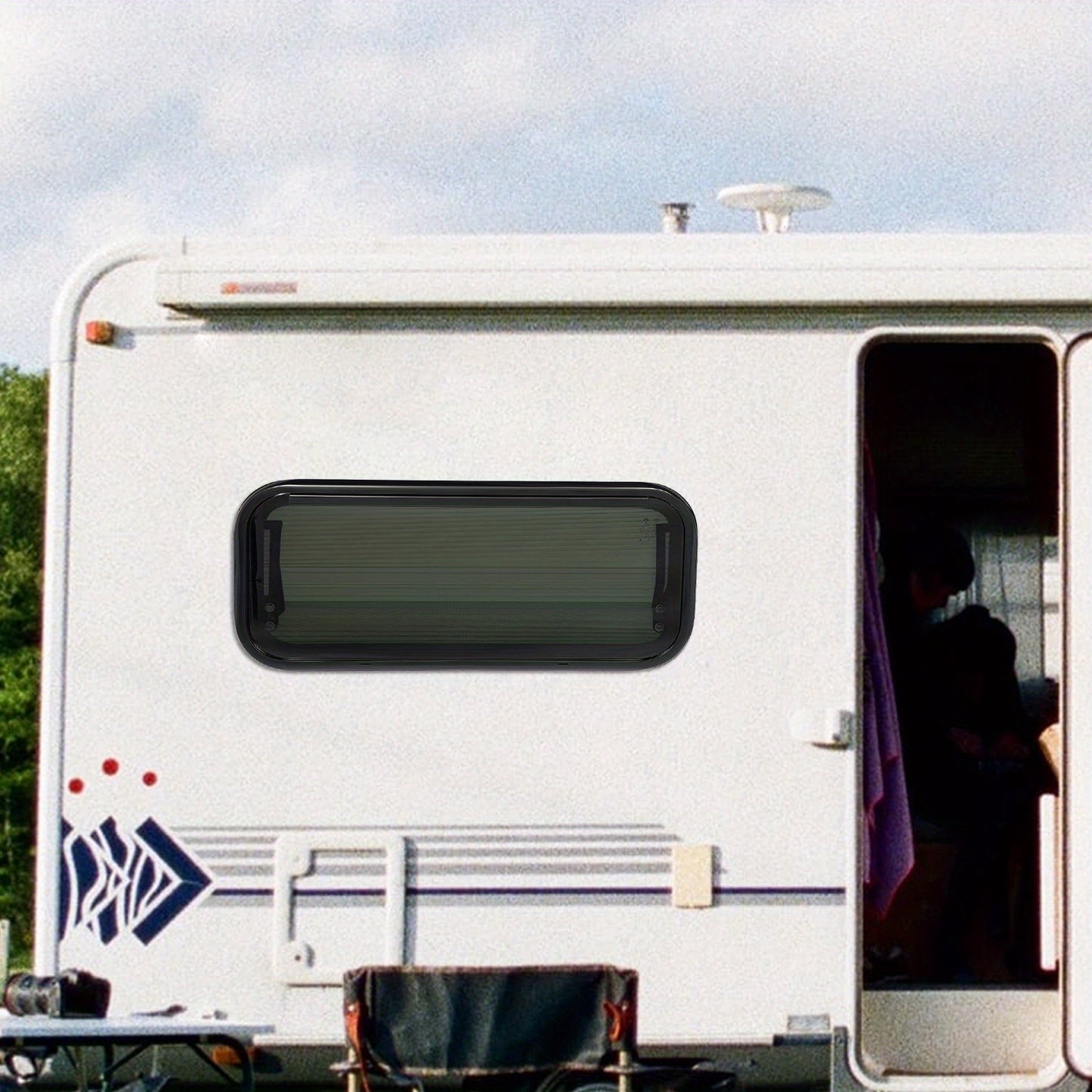 Caravanraam – Camperraam – Schuifraam – Dakraam – Zijraam – Aluminium Frame – Getemperd Glas – Handbediend Slingerbediening – Insectenscherm & Zonwering – 700x300 mm