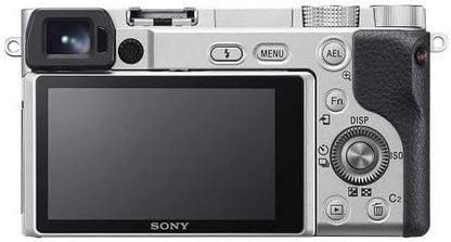 Sony Alpha 6100 | APS-C spiegelloze camera met 16-50 mm powerzoomlens | snelle 0,02 s autofocus met oogherkenning voor mens en dier, 4K-filmopnames en kantelbaar display | zilver