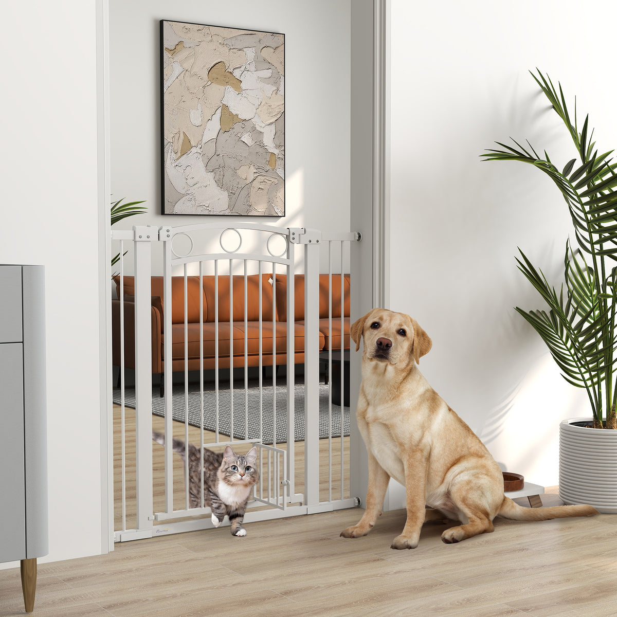 Huisdierslag – Hondenpoort – Babyhek – Traphek – Dierenhek – Wit – Verstelbare Breedte – Ingebouwd Kattenluik – 106 cm Hoog – Duurzaam PVC