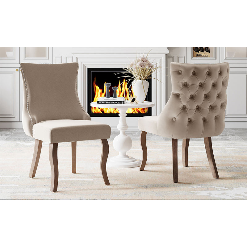 Eetkamerstoel – Woonkamerstoel – Gestoffeerde Stoel – Kuipstoel – Lounge Stoel – Beige Fluweel – Unieke Knoprug – Massief Houten Gebogen Poten