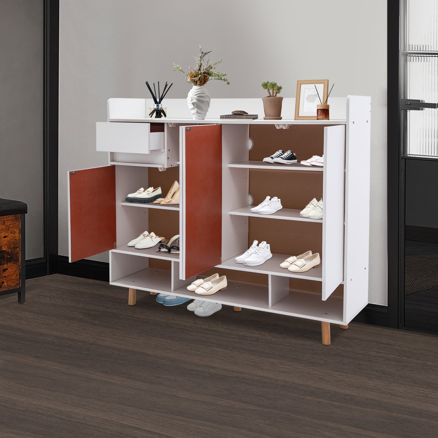 Schoenenkast – Schoenenrek – Schoenenopberger – Schoenenbank – Voordeurkast – Vrijstaand – Ventilatiegaten – Met Lade en 4 Deuren – MDF – Verhoogde Beschermrail – Warm Wit