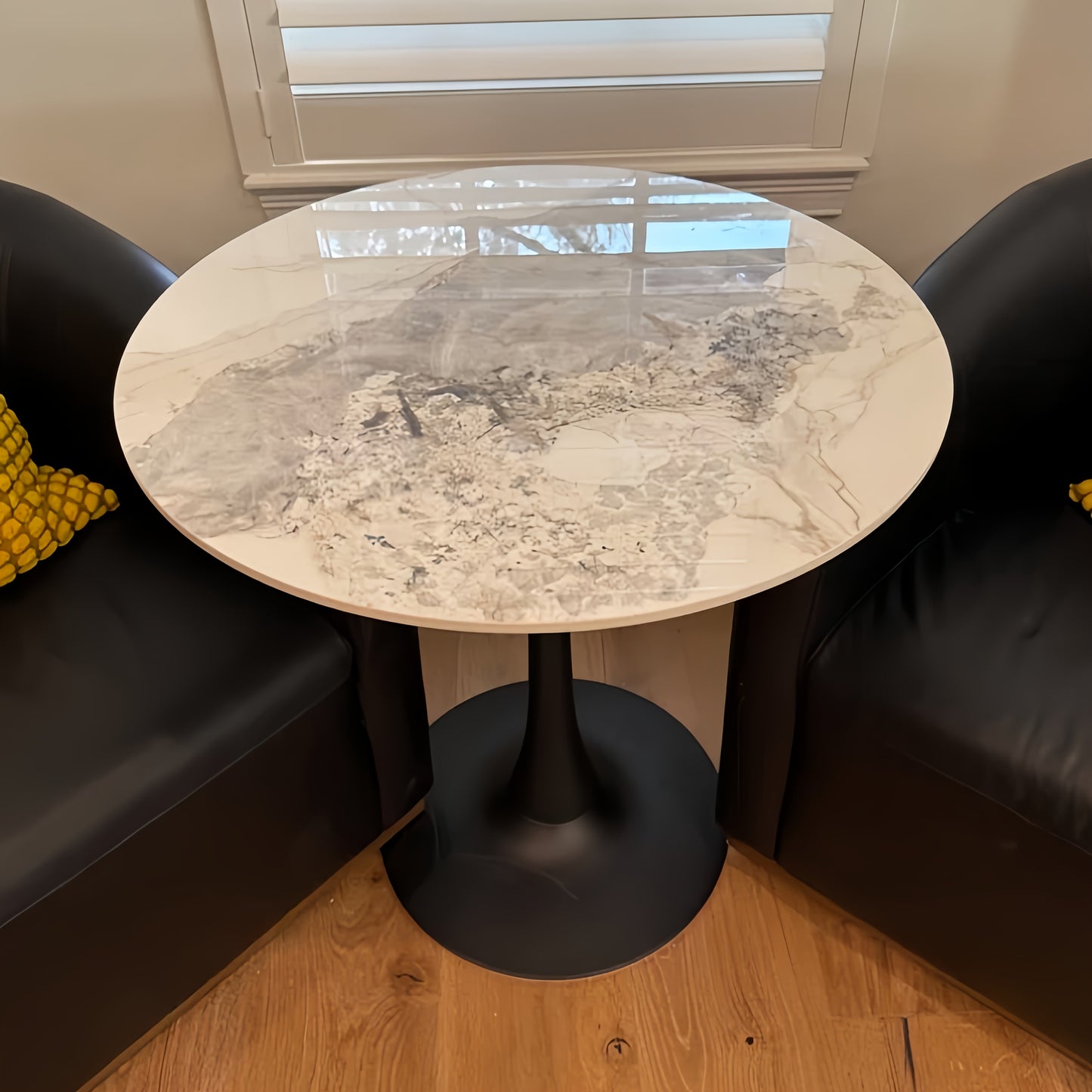 Ronde Eettafel – Eettafel Rond – Tafel Rond – Diner Tafel – Bistrotafel – Sintered Stone Blad – Goud Metalen Poot – Kras- en Hittebestendig – 78 cm Hoogte