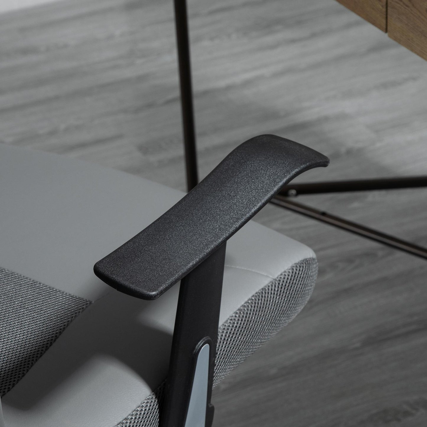 Ergonomische Bureaustoel – Bureaustoel Met Armleuningen – Draaistoel – Werkstoel – Bureaustoel Voor Thuis – Verstelbare Zithoogte – 360° Draaibaar – Grijs Kunstleer – Stevige Houten Constructie – Max. 120 kg