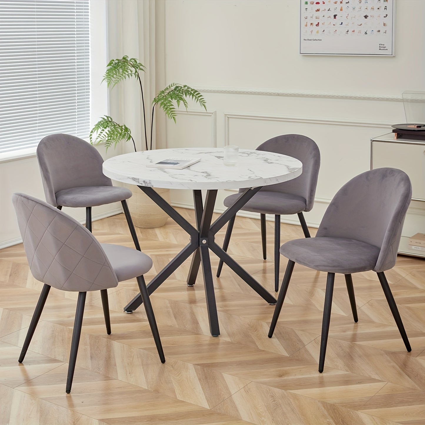 Vintage Stoelen – Fauteuils – Zittingen – Relax Stoelen – Velours Stoelen – Set Van 4 – Metalen Poten – Zacht Fluwelen Bekleding – Comfortabele Sponsvulling – Grijs