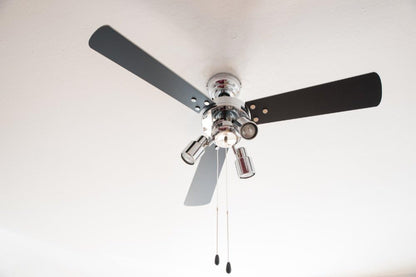 aireRyder - Cyrus plafondventilator met verlichting, stille ventilator met trekschakelaar in glanzend chroomdesign, draaivleugels in zwart/zilver, diameter 107 cm, (kleur: chroom en zwart/zilver)