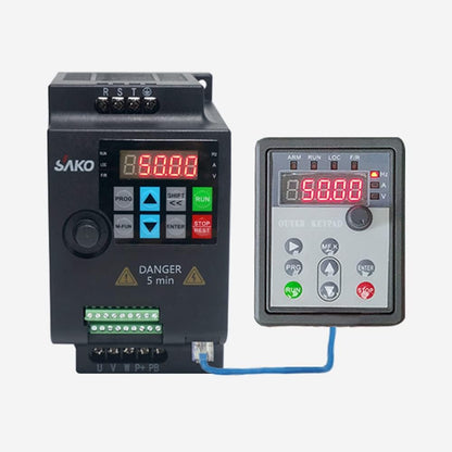 omvormer, VFD-converter, 3-fasen-omvormer, 380 V 2,2 kW motordriver, gebruikt voor de toerentalregeling van de spindelmotor