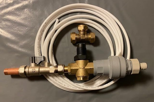 Cool Products Mains Fed Water Cooler Installatierail (POU) - Complete installatiekit met dubbele terugslagklep, waterblok, drukreducerende klep, uitschakeling en 5 meter 1/4" OD-buis