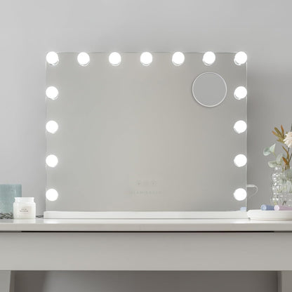 Flamingueo Make-upspiegel met Verlichting - 15 LED - 3 Modi - Instelbare Intensiteit - Touch Control - USB-Poort - Vergrootspiegel Inbegrepen - Vanity Mirror - Wit - 58x12x48cm