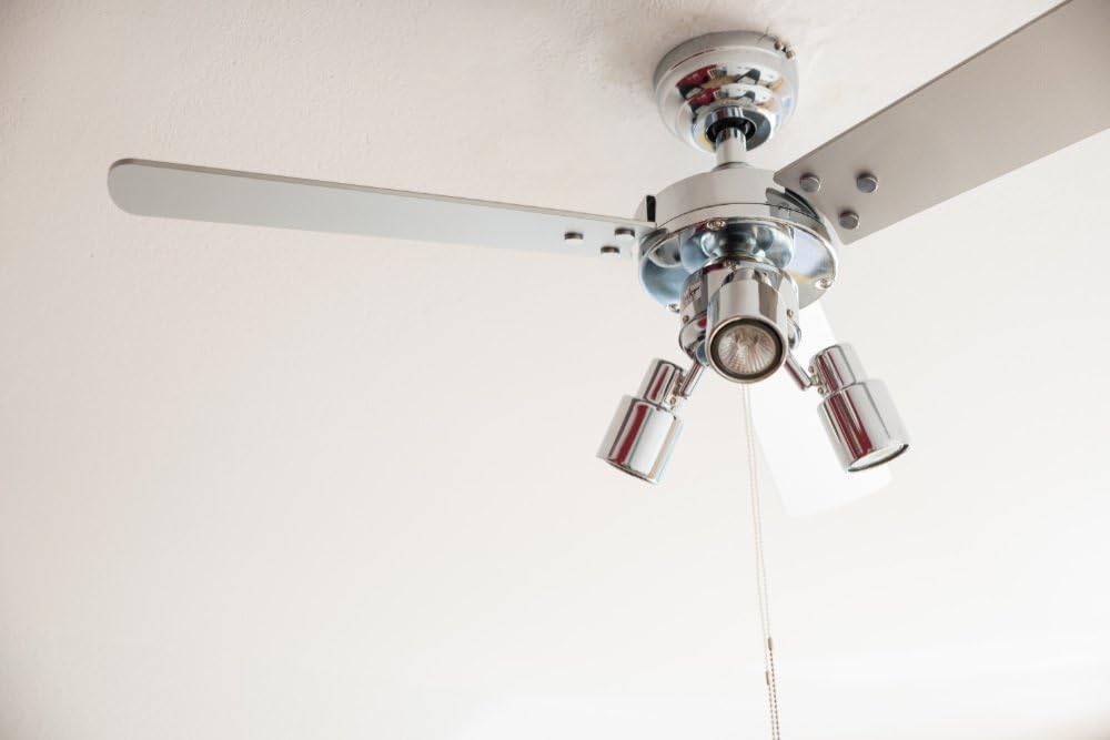 aireRyder - Cyrus plafondventilator met verlichting, stille ventilator met trekschakelaar in glanzend chroomdesign, draaivleugels in zwart/zilver, diameter 107 cm, (kleur: chroom en zwart/zilver)