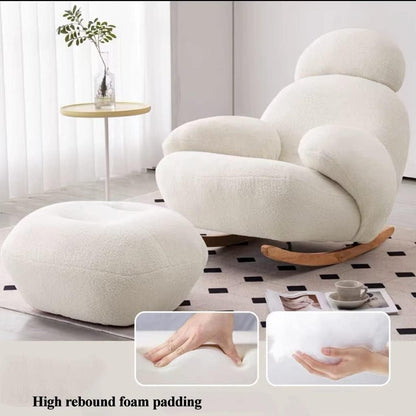 Wiegstoel – Schommelstoel – Fauteuil – Relaxstoel – Loungechair – Crèmekleurige Stof – Ergonomisch Ontwerp – Inclusief Voetenbankje