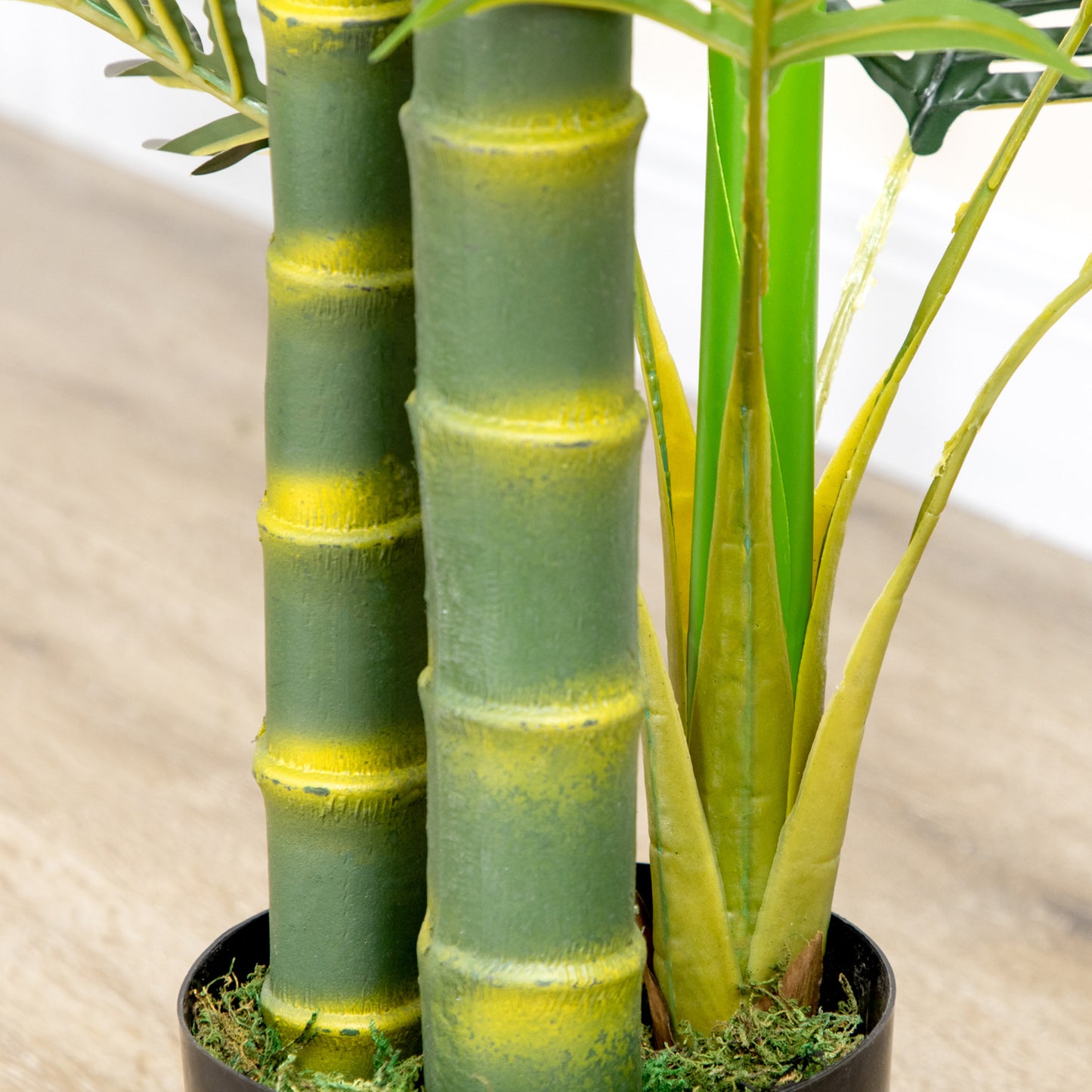 Kunstpalm – Kunstplant – Levensechte Palm – Nepplant – Decoratieve Plant – Inclusief Zwarte Pot – 150 cm Hoog – Onderhoudsvrij