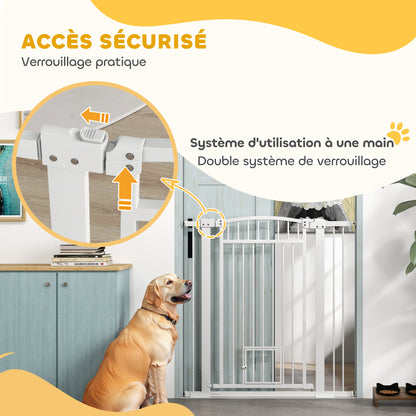 Hondhekje – Huisdiervoorheining – Traphekje – Afsluithek – Dierenhek – Verstelbaar 76-104 cm – Dubbel Veilig Slot – Met Kattenklep – Wit – Stalen Behuizing