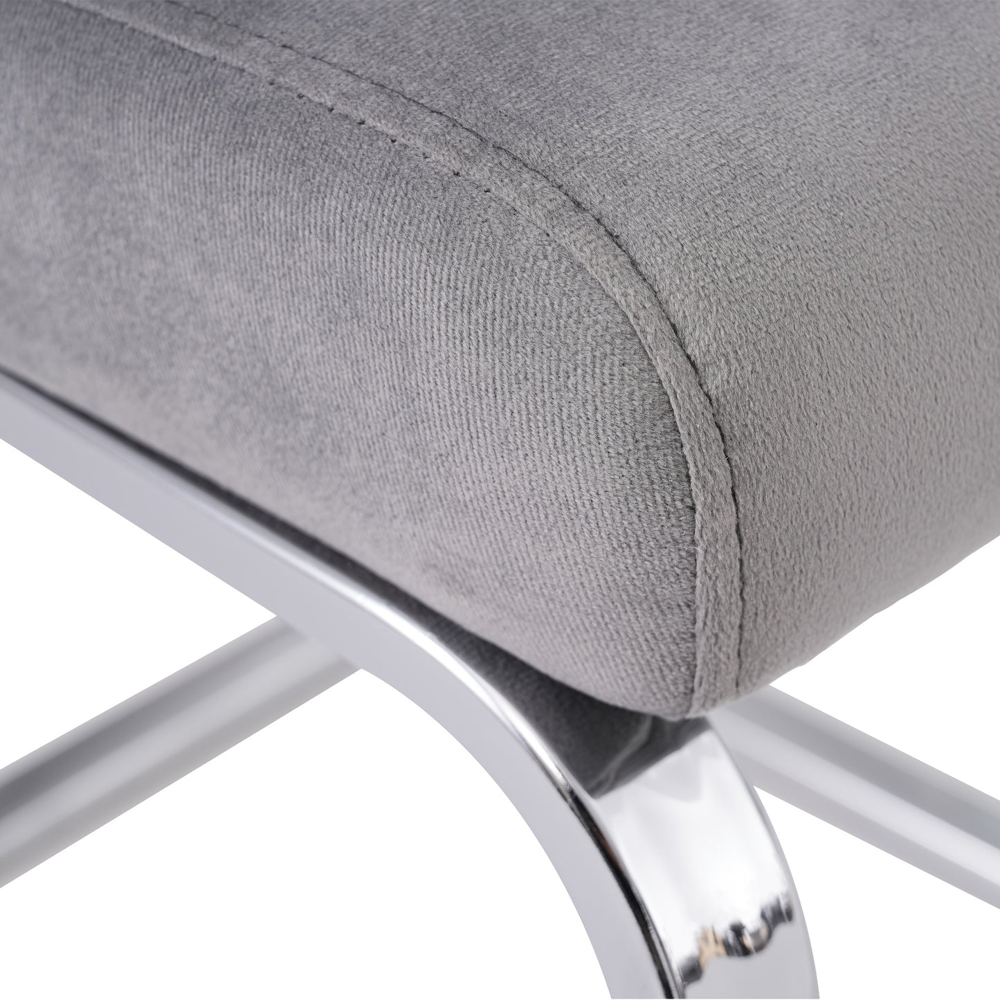 Grijze Velvet Eetkamerstoel – Luxe Stoel – Lounge Stoel – Woonkamerstoel – Slaapkamerstoel – Diamond Back Design – Zilverkleurige Metalen Poten – Set Van 2
