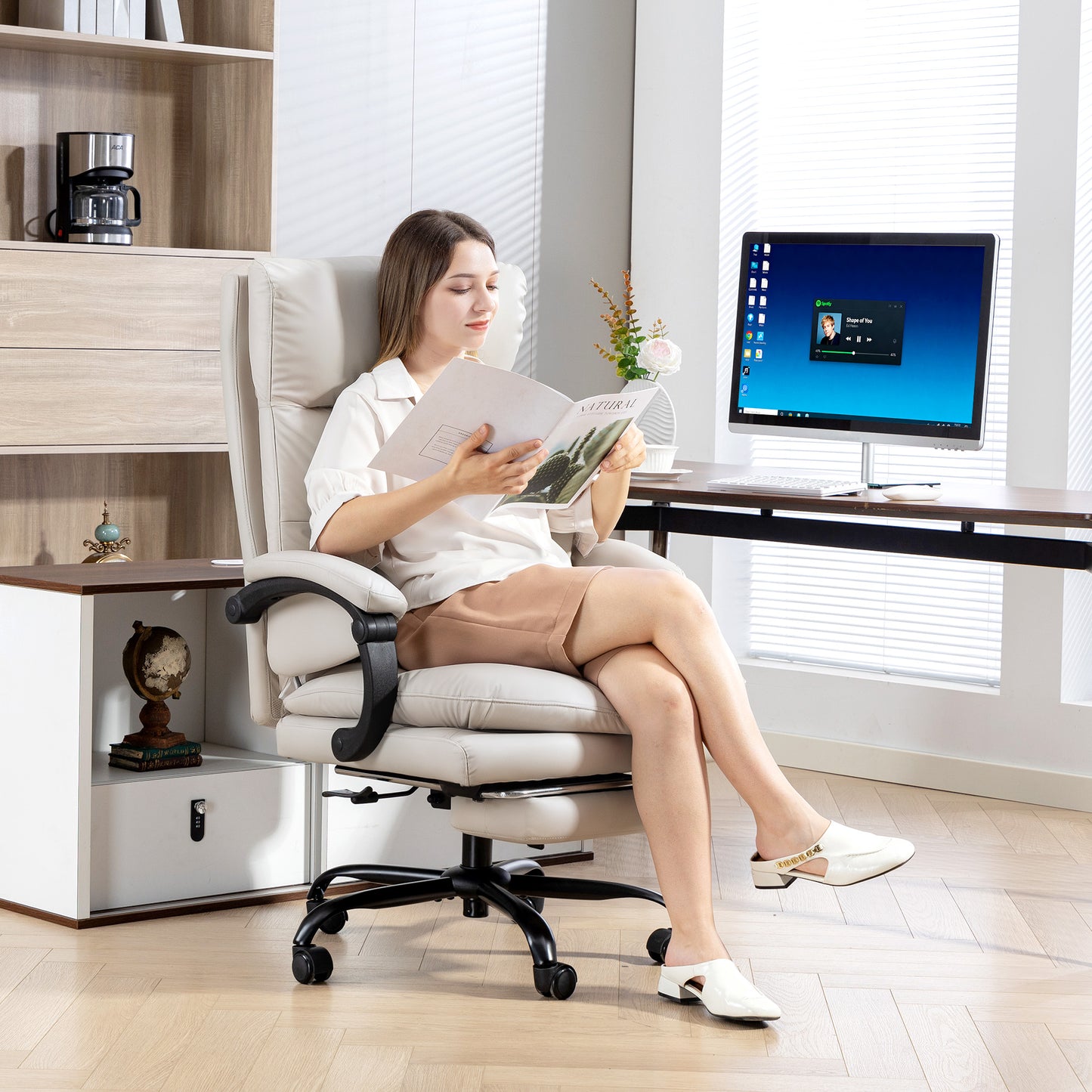 Bureaustoel – Office Chair – Kantoorstoel – Computerstoel – Gamestoel – Verstelbare Hoogte – Kunstleren Bekleding Lichtgrijs