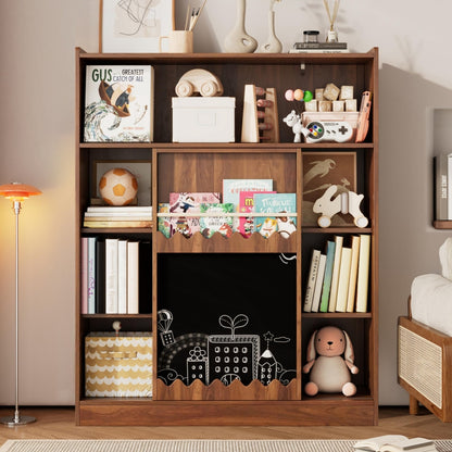 Boekenkast – Boekenrek – Opbergkast – Stellingkast – Vakkenkast – Metalen Boekenkast Retro Bruin – Krijtbord Schuifdeuren – 100 kg Draagkracht – 9 Vakken – Kant-en-klaar – Smal Verticaal Design