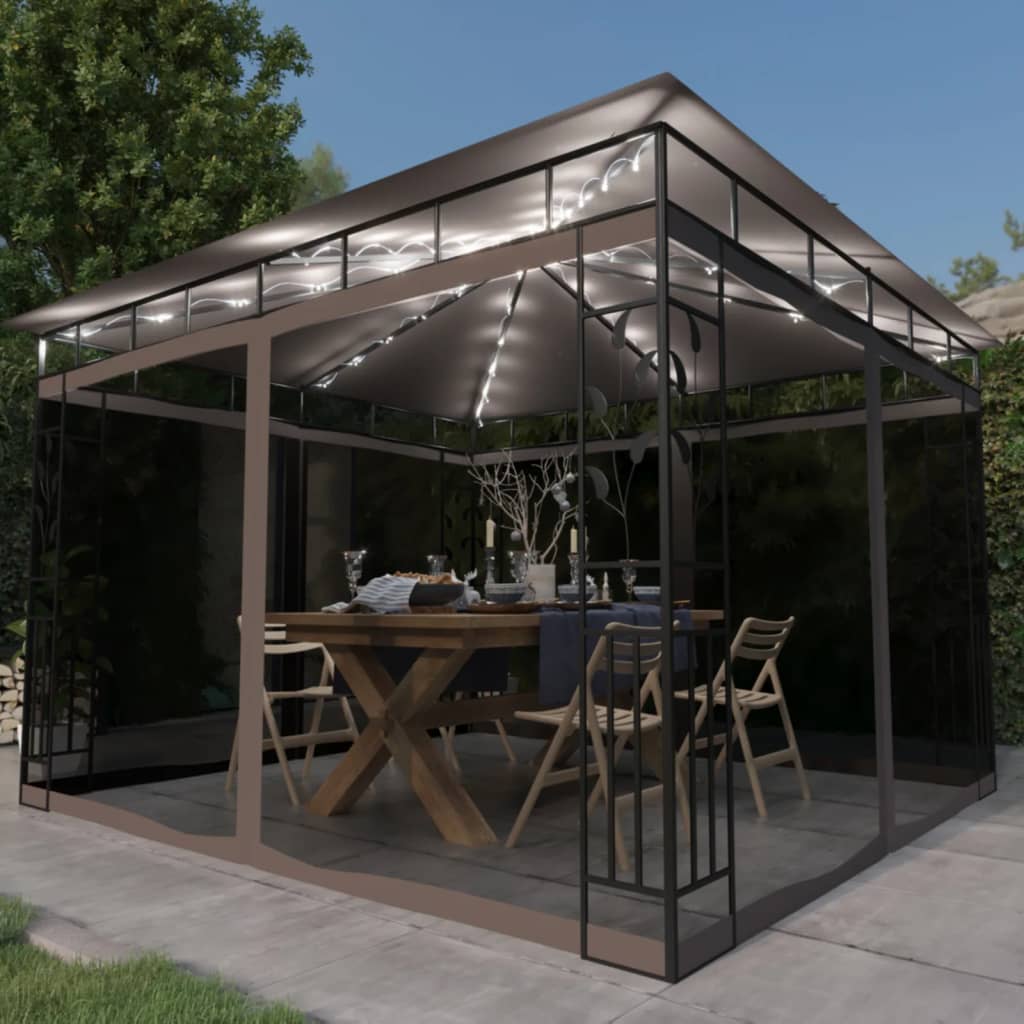 Tuinluifel – Zonnescherm – Pergola – Overkapping – Prieel – Taupe 4x3x2,73 Meter – Stevig Metalen Frame – Inclusief Muggenhorren en Lichtslingers