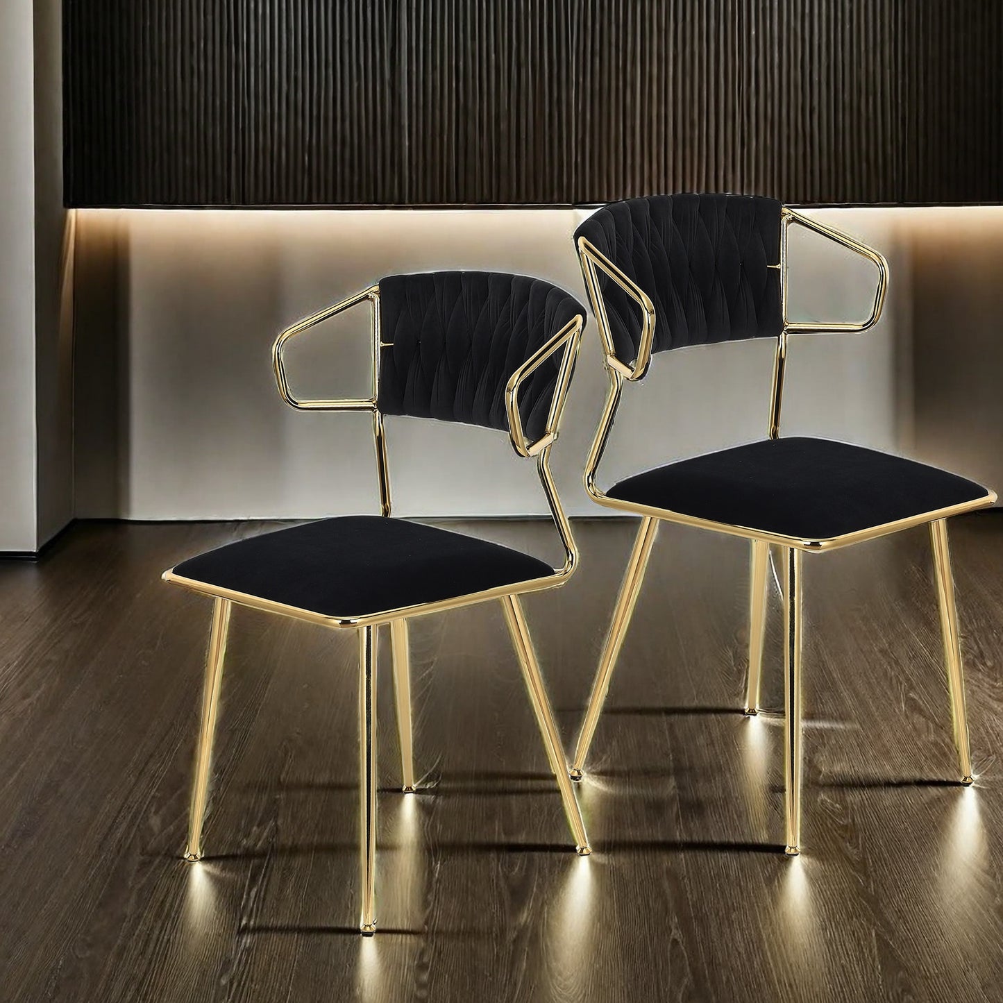 Eetkamerstoel – Stoel – Dining Chair – Kuipstoel – Velvet Stoel – Set Van 2 – Zwarte Velvet Bekleding – Gouden Metalen Poten