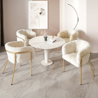 Beige Accentstoel – Fauteuil – Stoel – Zitzetel – Kapstoel – Beige Met Wit En Gouden Metalen Poten – Zacht Fluweel Kunstbont – Stevig Metalen Frame