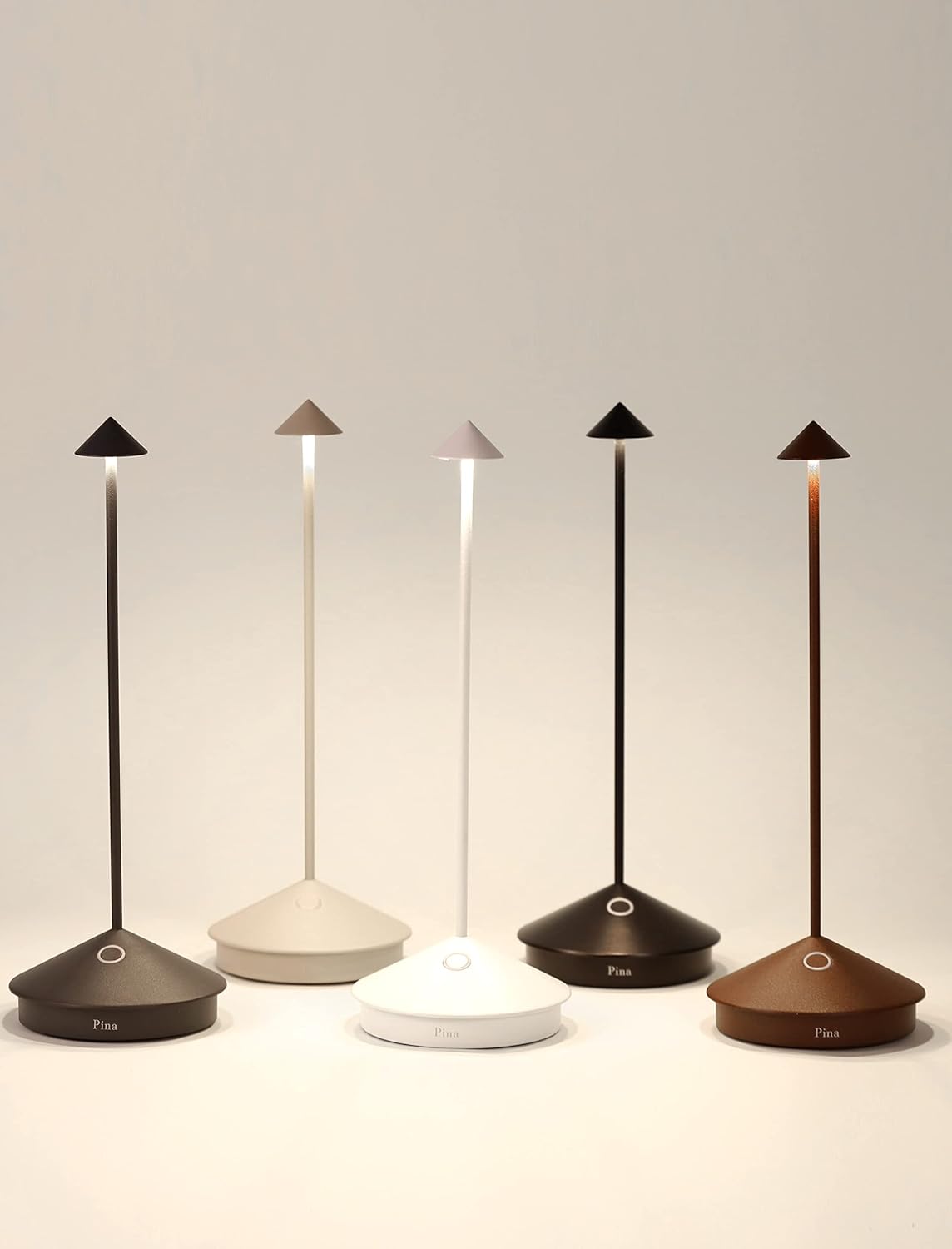 Zafferano Pina Pro, oplaadbare draadloze LED tafellamp, dimmer touch 2700K, IP54 binnen/buiten gebruik, lange levensduur van de batterij, aluminium behuizing, H29cm - Donkergrijs