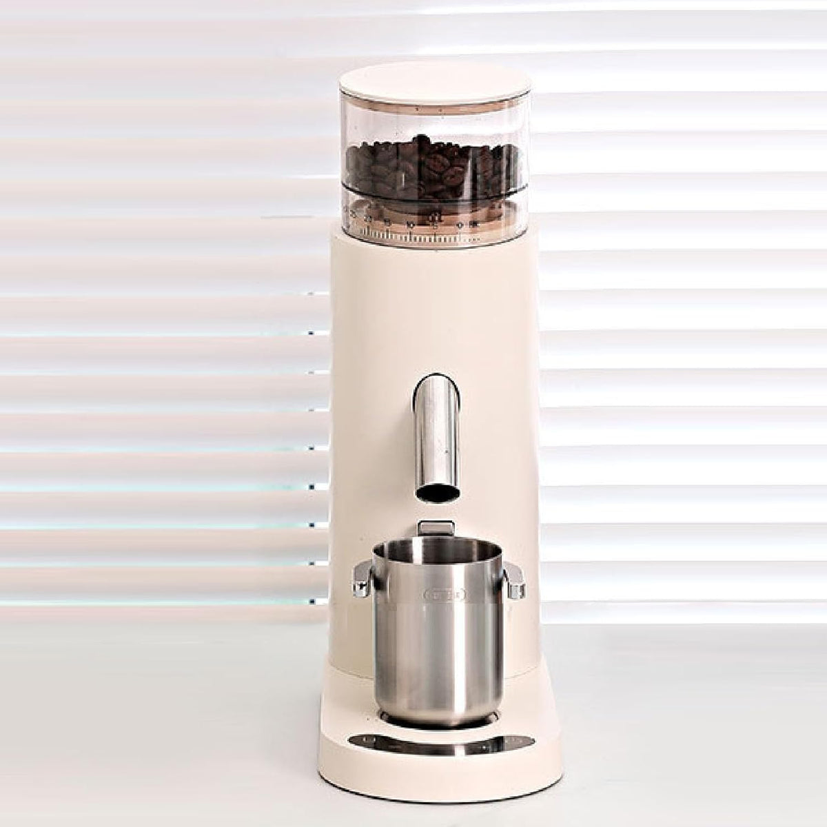 Qcwwy Elektrische Koffiemolen, USB -oplaadbare Tijdgeheugenfunctie Anti Statische Draagbare Koffiebonenmolen met Meerdere Sleurinstelling Elektrische Koffie Grefringmachine voor (685 abrikoos)