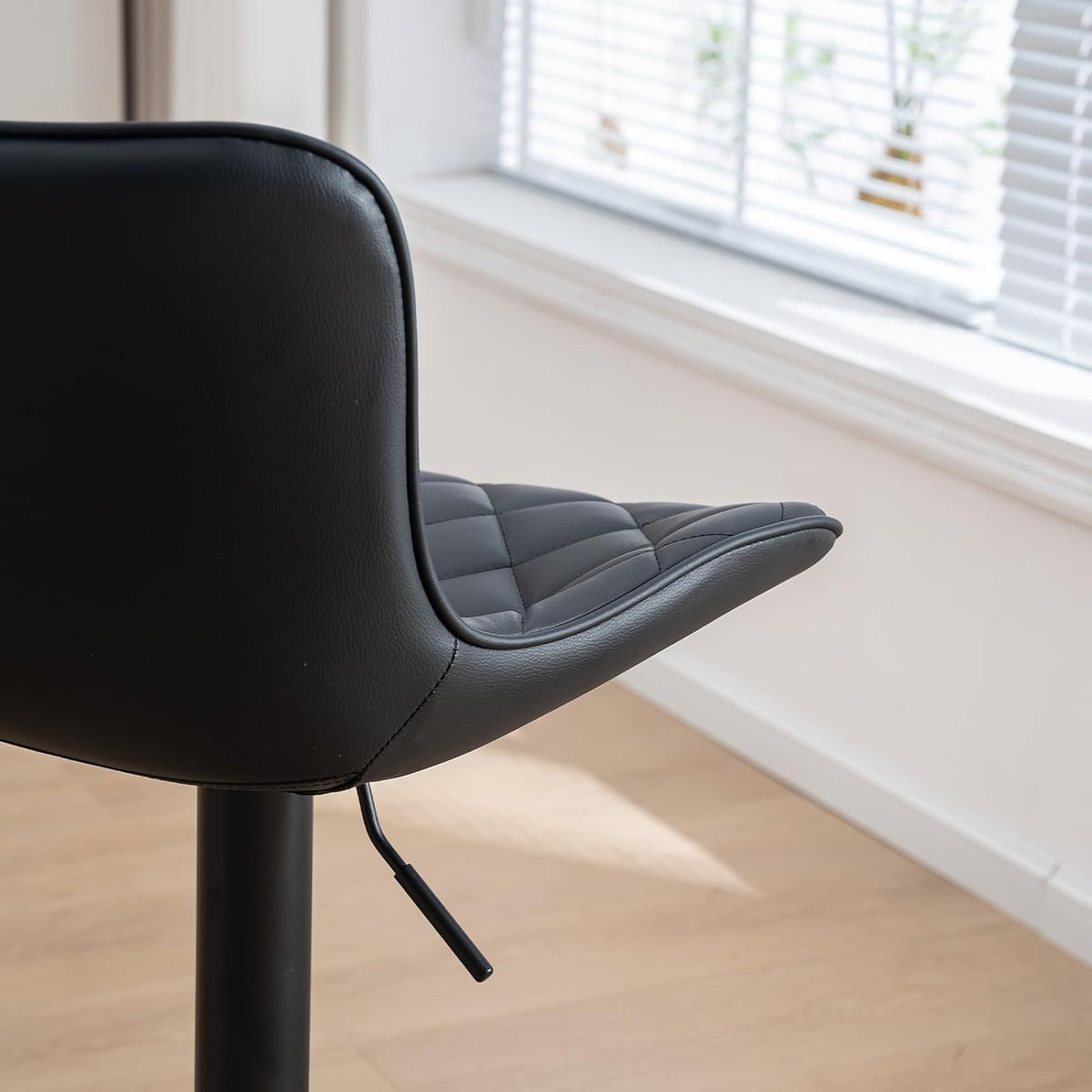 Kidol & Shellder Barkrukken Zwarte Set van 2 Industriële Keuken Draaibare Hoogte Verstelbare Hoge Rug Synthetisch Leer Kussen Snelle Montage