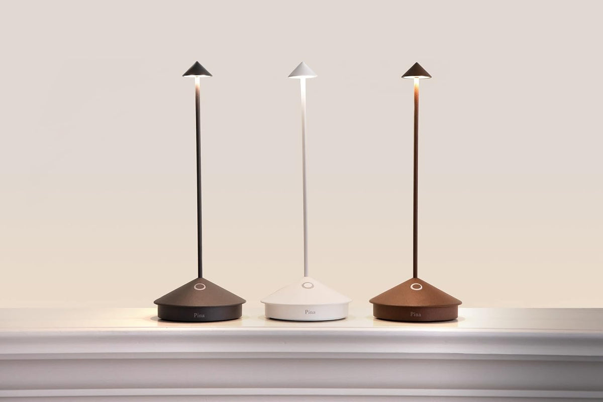 Zafferano Pina Pro, oplaadbare draadloze LED tafellamp, dimmer touch 2700K, IP54 binnen/buiten gebruik, lange levensduur van de batterij, aluminium behuizing, H29cm - Donkergrijs