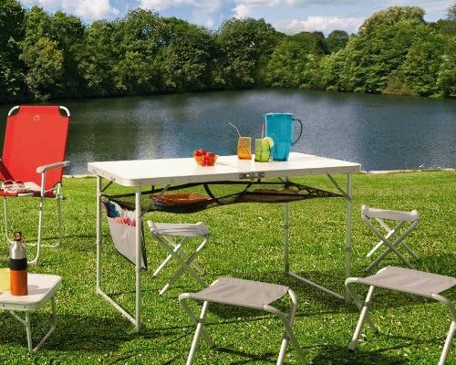 Klaptafel met 4 klapkrukken plus opbergruimte, alles past in een transportkoffer.