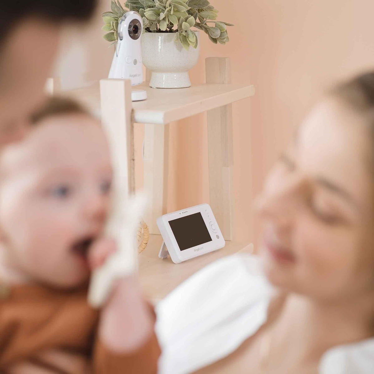 Angelcare - Babyfoon Video met AC25 Motion Monitor - 4,3" scherm & HD camera - Nachtlampje & Slaapliedjes - Bereik tot 150 meter
